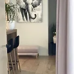 Διαμέρισμα 2 Bedroom Premium In The Heart Of *